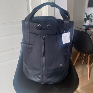 NWT LULULEMON BAG